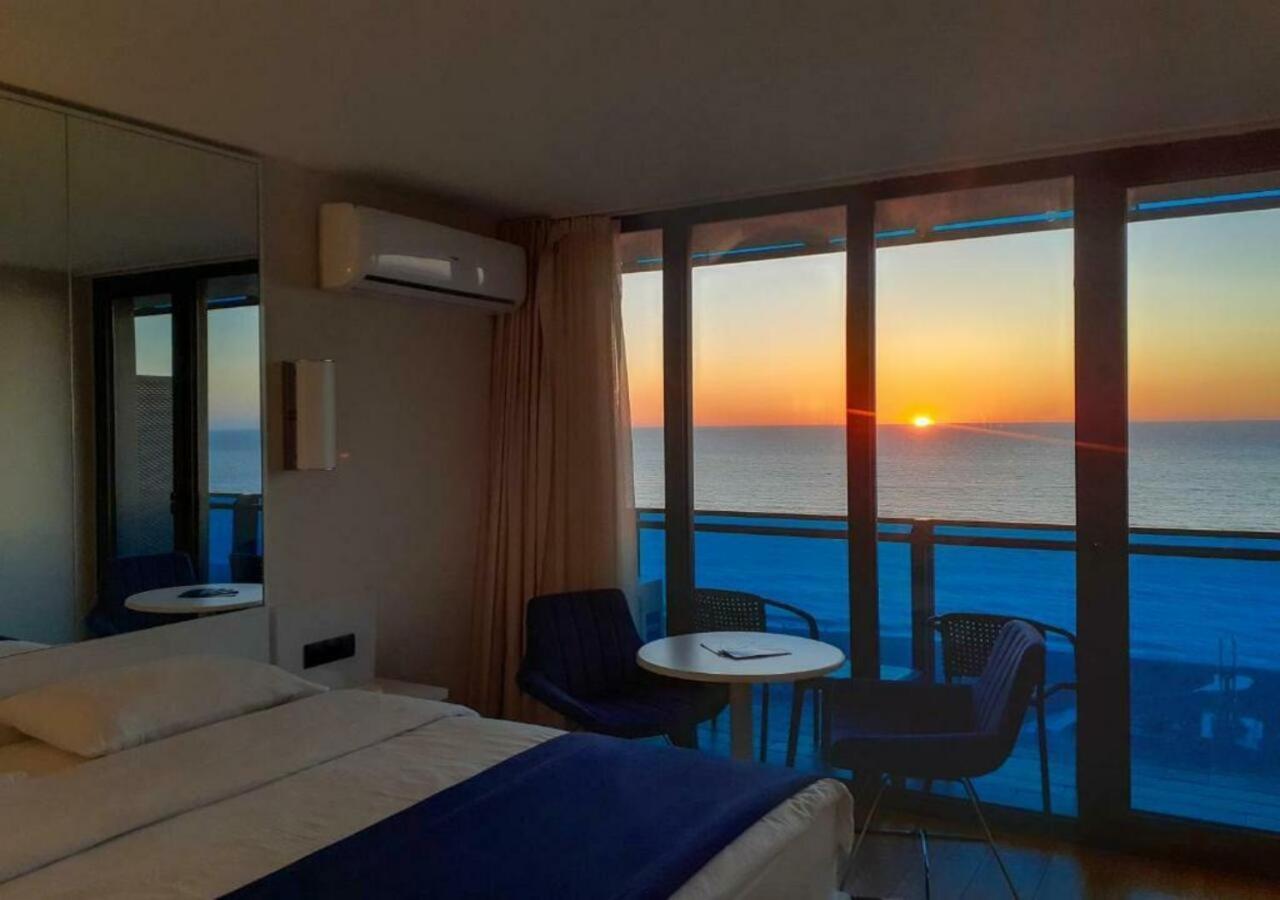 באטומי Aparthotel Orbi City Sea View מראה חיצוני תמונה